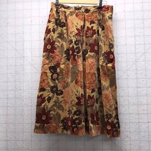 Vtg made in Hong Kong floral velvet skirt pleated